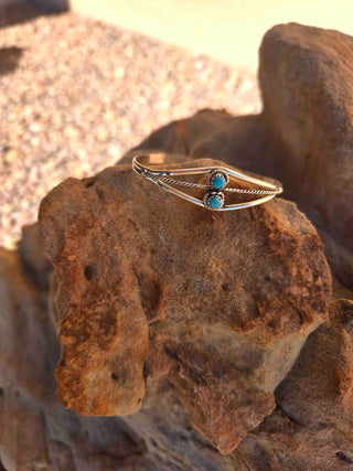 RTS ★ Twin Flame Cuff