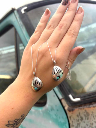 RTS ★ Lucky Bear Paw Necklace