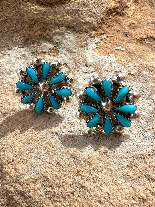 RTS ★ Daisies Studs
