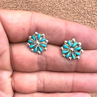 RTS ★ Daisies Studs