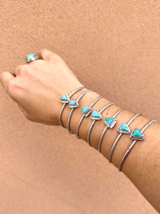 RTS ★ Triangle Twist Cuff