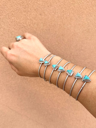 RTS ★ Triangle Twist Cuff