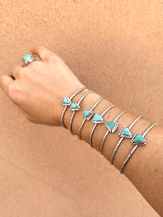 RTS ★ Triangle Twist Cuff