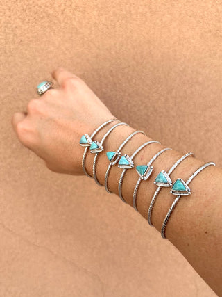 RTS ★ Triangle Twist Cuff