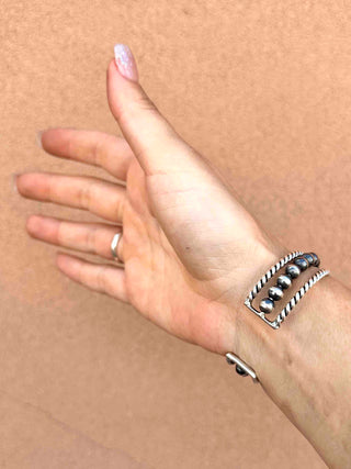 RTS ★ Twist + Pearl Cuff