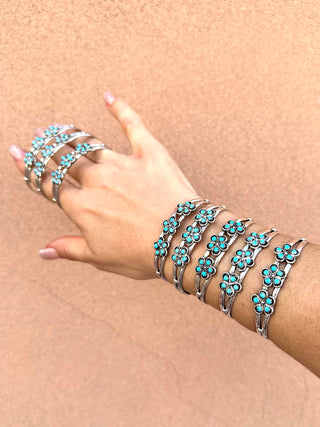 RTS ★ Triple Flower Cuff