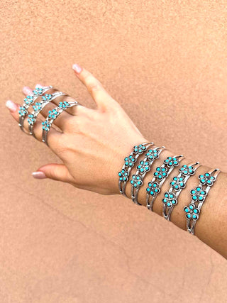 RTS ★ Triple Flower Cuff