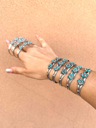 RTS ★ Triple Flower Cuff