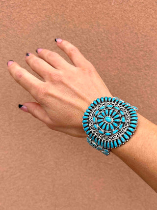 RTS ★ Pass Me Down Cuff