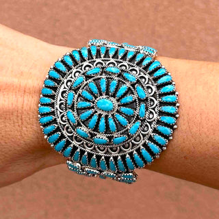 RTS ★ Pass Me Down Cuff