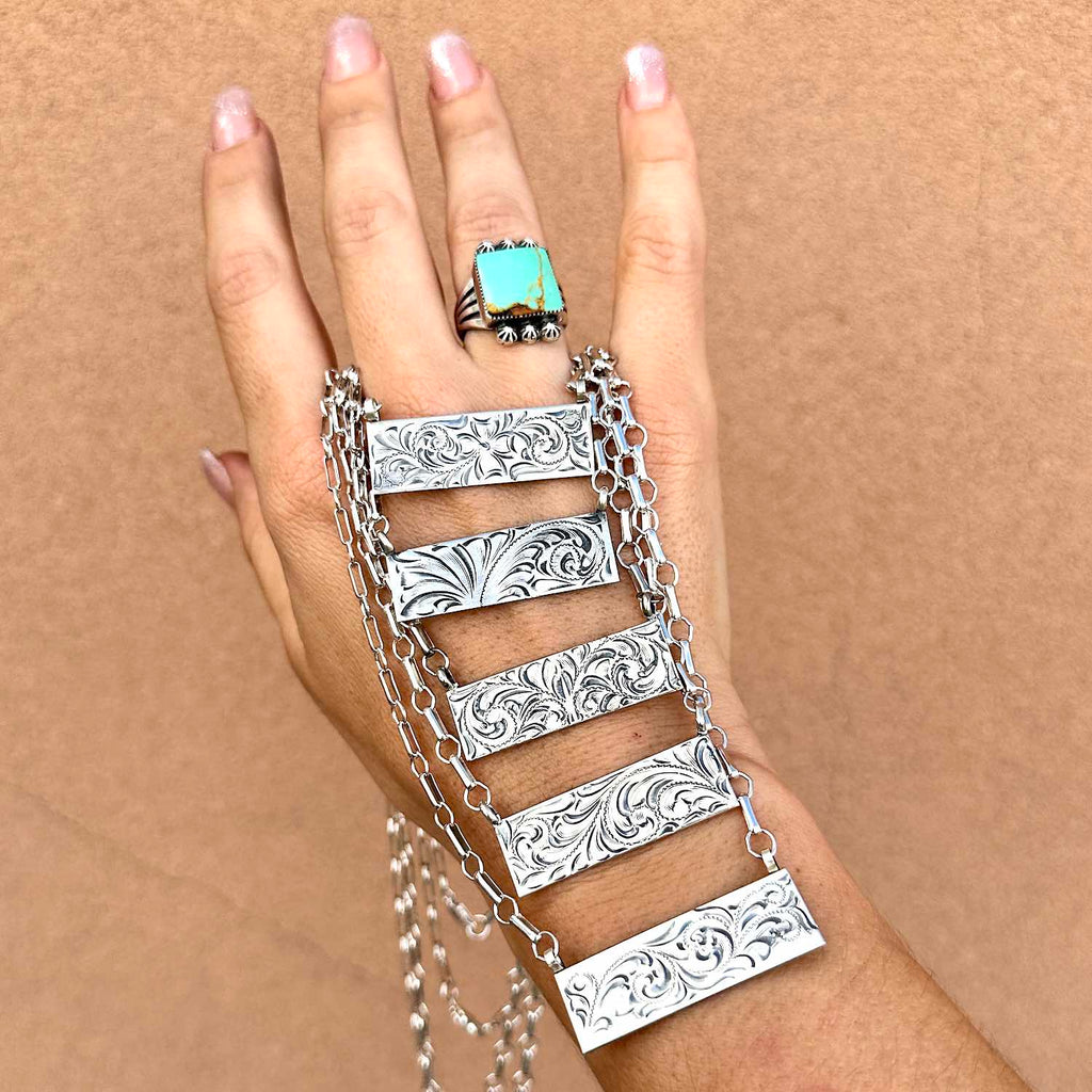 RTS ★ ENGRAVED BAR NECKLACE