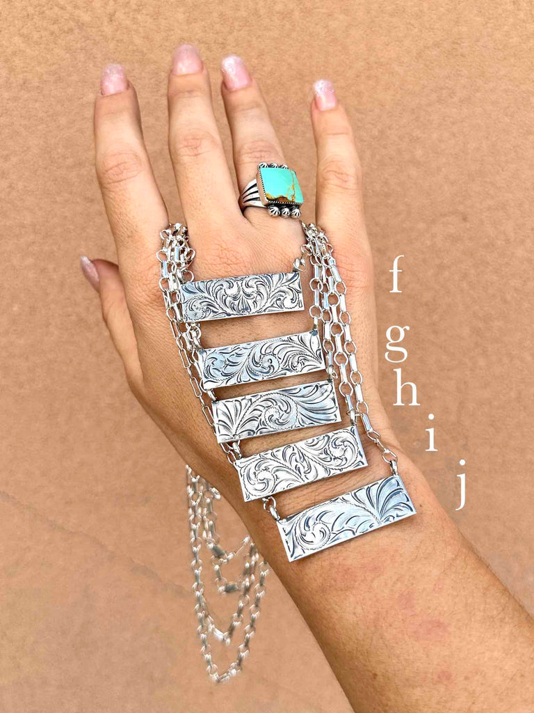 RTS ★ ENGRAVED BAR NECKLACE