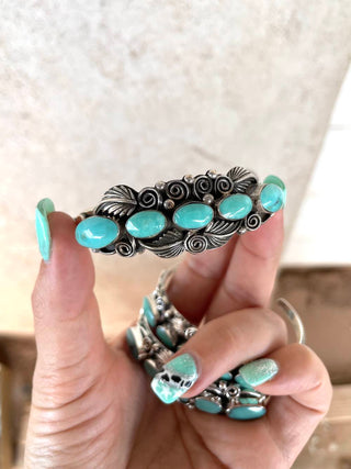 RTS ★ Tricks Up My Sleeve Cuff