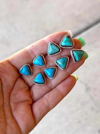 RTS ★ Triangle Twisted Stud Earrings