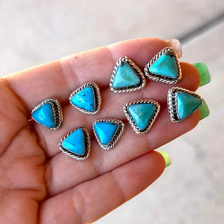 RTS ★ Triangle Twisted Stud Earrings