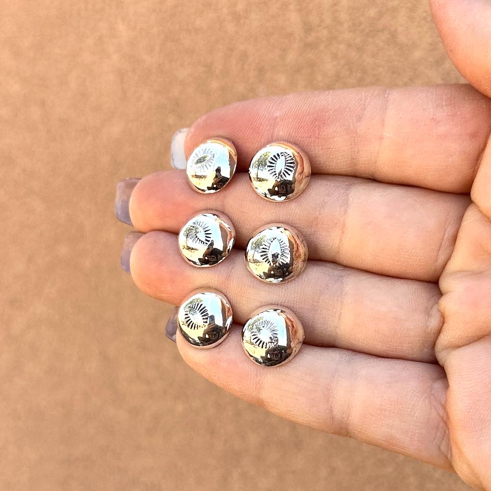 RTS ★ EYES ON YOU STUDS