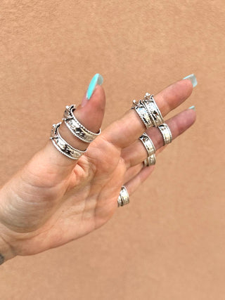 RTS ★ Pretty Little Thing Ring