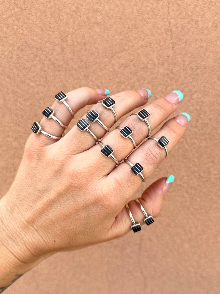 RTS ★ SQUARE LINED UP RING ★ BLACK