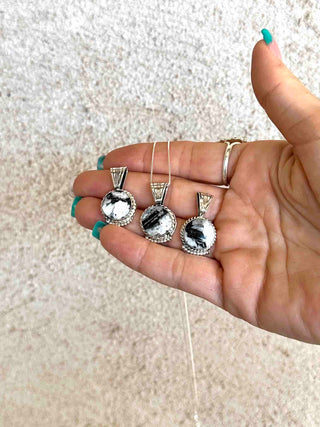 RTS ★ Revolution Necklace ★ White Buffalo