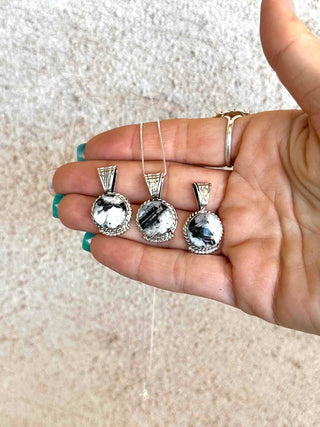 RTS ★ Revolution Necklace ★ White Buffalo