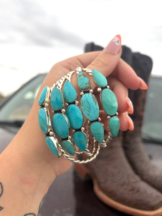 RTS ★ Your Trusted Trio Cuff