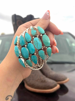 RTS ★ Your Trusted Trio Cuff