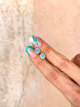 RTS ★ Dolly Studs