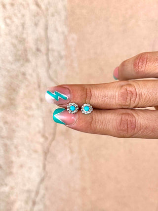 RTS ★ Dolly Studs