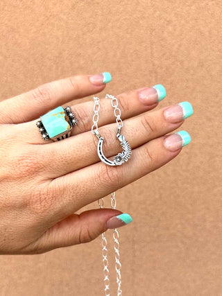 RTS ★ Silver Floral Horseshoe Necklace