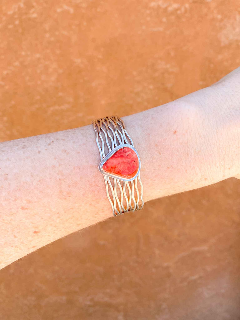 RTS ★ SPINY OYSTER WAVY CUFF