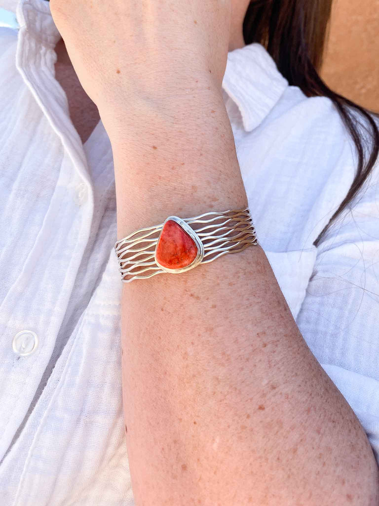RTS ★ SPINY OYSTER WAVY CUFF