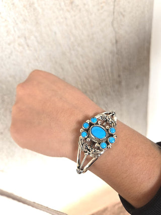 RTS ★ Sweet Disposition Cuff