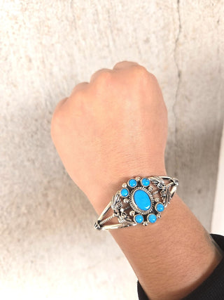 RTS ★ Sweet Disposition Cuff