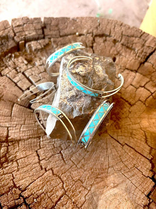 RTS ★ Turquoise Zig Zag Cuff