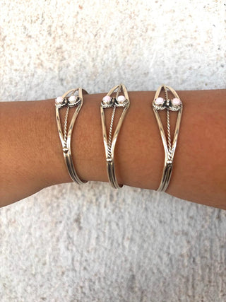 RTS ★ Pink Shell Twin Flame Cuff