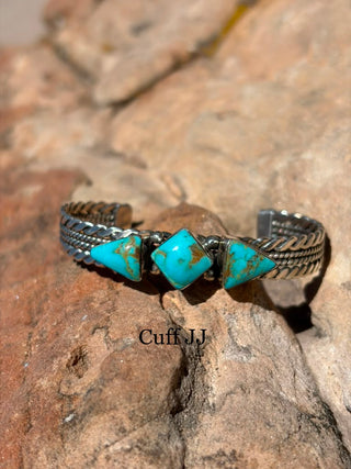 RTS ★ Spoil Me Cuff