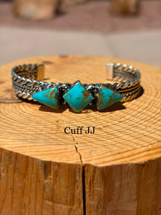 RTS ★ Spoil Me Cuff