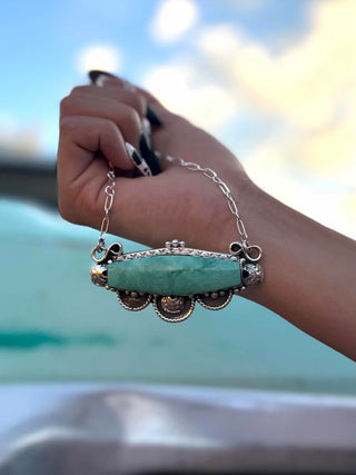 RTS ★ Big Is Beautiful Bar Necklace
