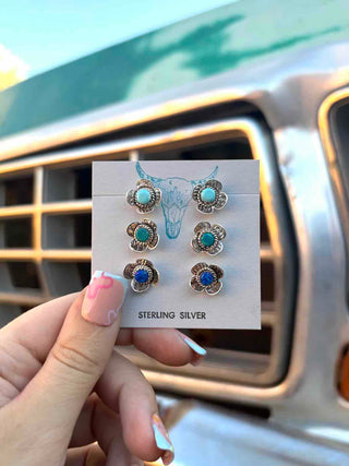 RTS ★ Daisy Bloom Stud Earrings
