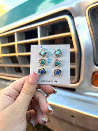 RTS ★ Daisy Bloom Stud Earrings