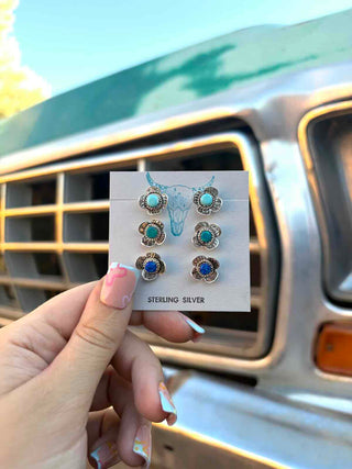 RTS ★ Daisy Bloom Stud Earrings