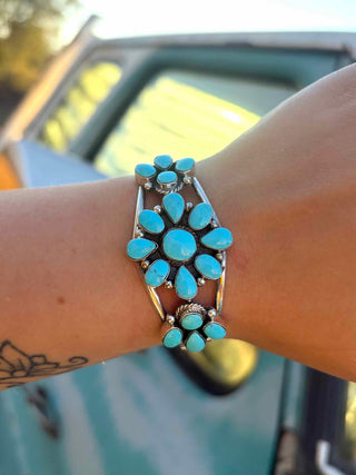 RTS ★ Flowers In Your Eyes Cuff