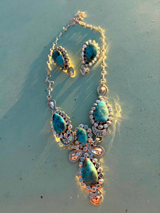 RTS ★ Keep It Chic Necklace and Earrings Set