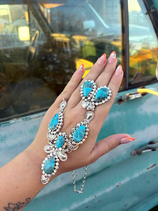RTS ★ Keep It Chic Necklace and Earrings Set