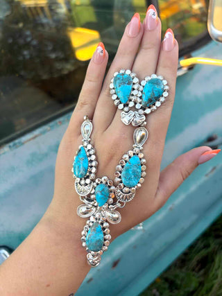 RTS ★ Keep It Chic Necklace and Earrings Set