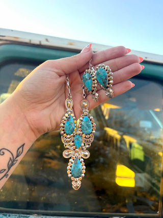 RTS ★ Keep It Chic Necklace and Earrings Set
