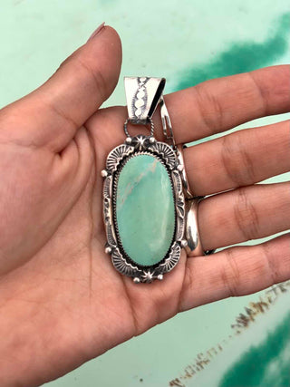 RTS ★ It's A Vibe Pendant