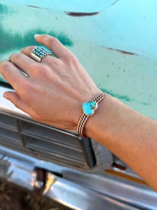 RTS ★ Heart On The Line Cuff