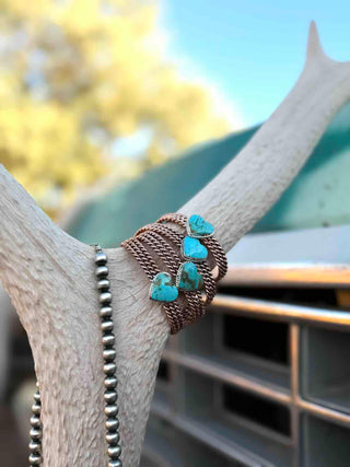 RTS ★ Heart On The Line Cuff