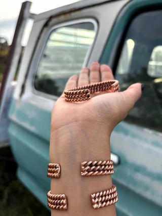 RTS ★ Twisted Love Copper Cuff